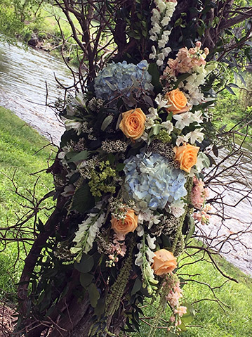 April's Flowers on Main Weddings